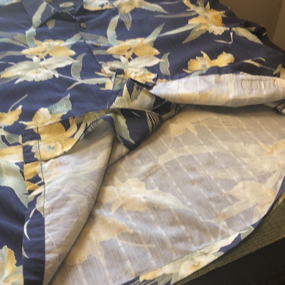 #111 🌴Tommy Bahama Hawaiian Short Sleeve Shirt 🌴 - Picture 15 of 17